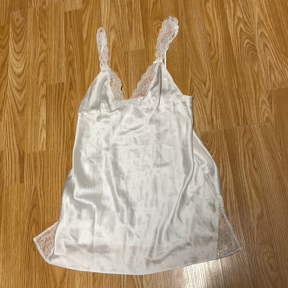 Victoria Secret Size S/P White Polyester top